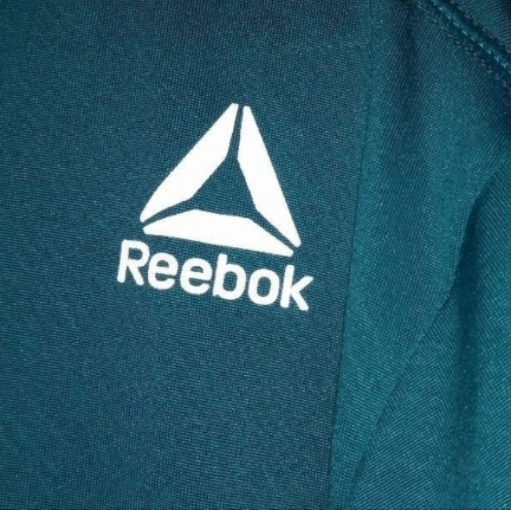 🐮 🐄 Reebok Short Sleeve T-Shirt - Picture 1 of 4